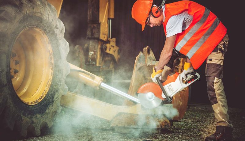 construction-worker-in-action-P2LH6PA-1 construction-worker-in-action-P2LH6PA-1